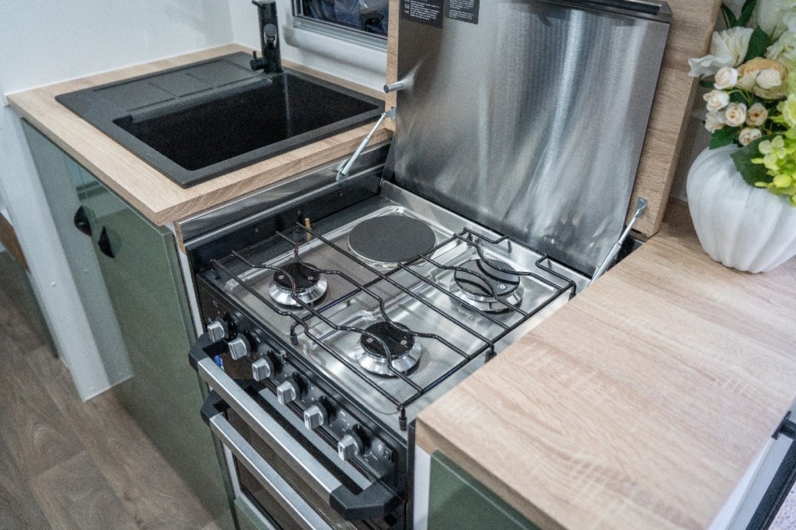 Interior kitchen craftsmanship